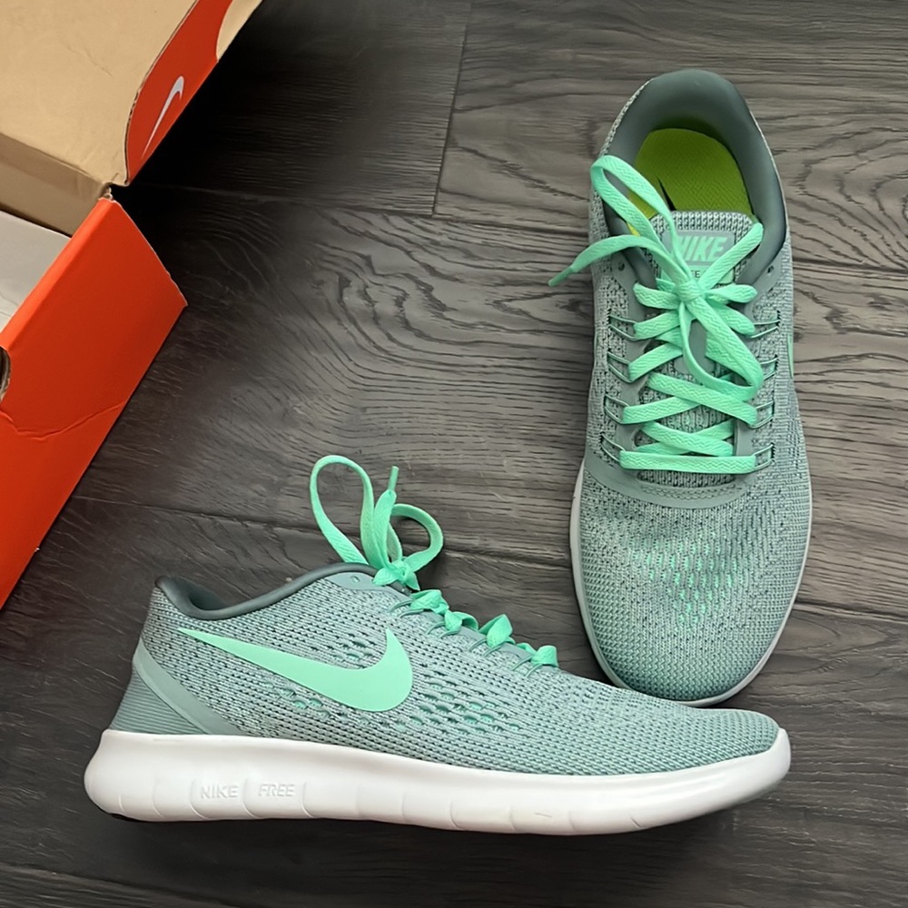 NIB - WMNS Nike Free RN - 7.5